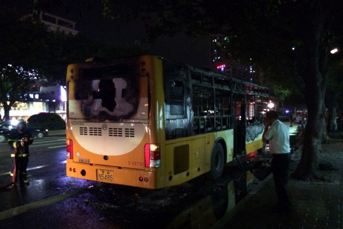 Bukott a szerencsejátékon, felgyújtott egy buszt 2 Bukott a szerencsejátékon, felgyújtott egy buszt 2