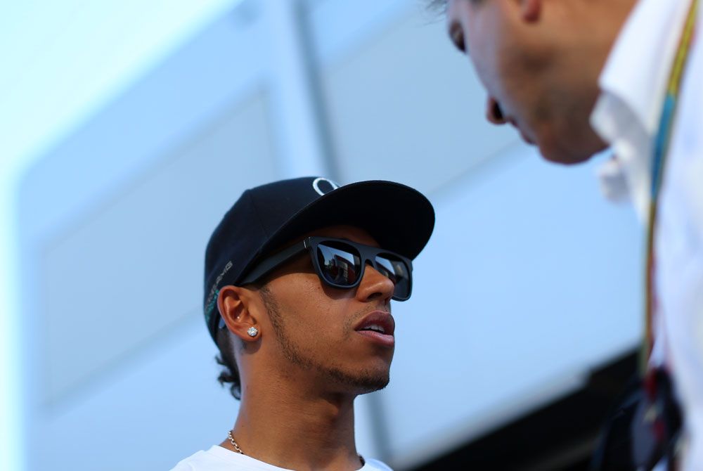 F1: Hamilton visszavágott, Kobajasi kigyulladt 9