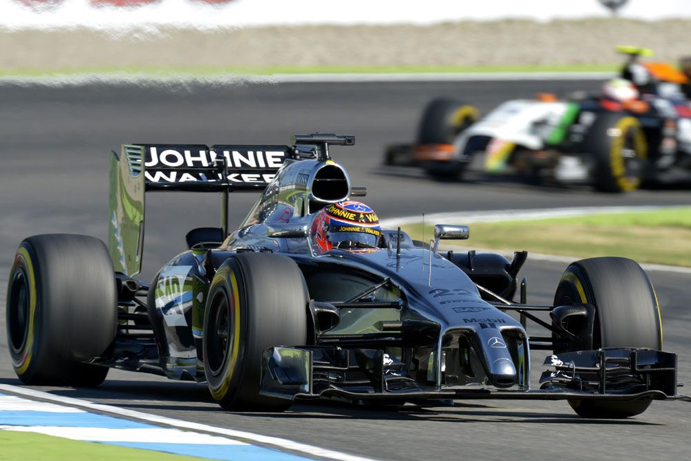 F1: Ricciardo a garázsban rázta 15
