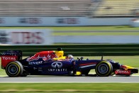 F1: Ricciardo a garázsban rázta 42