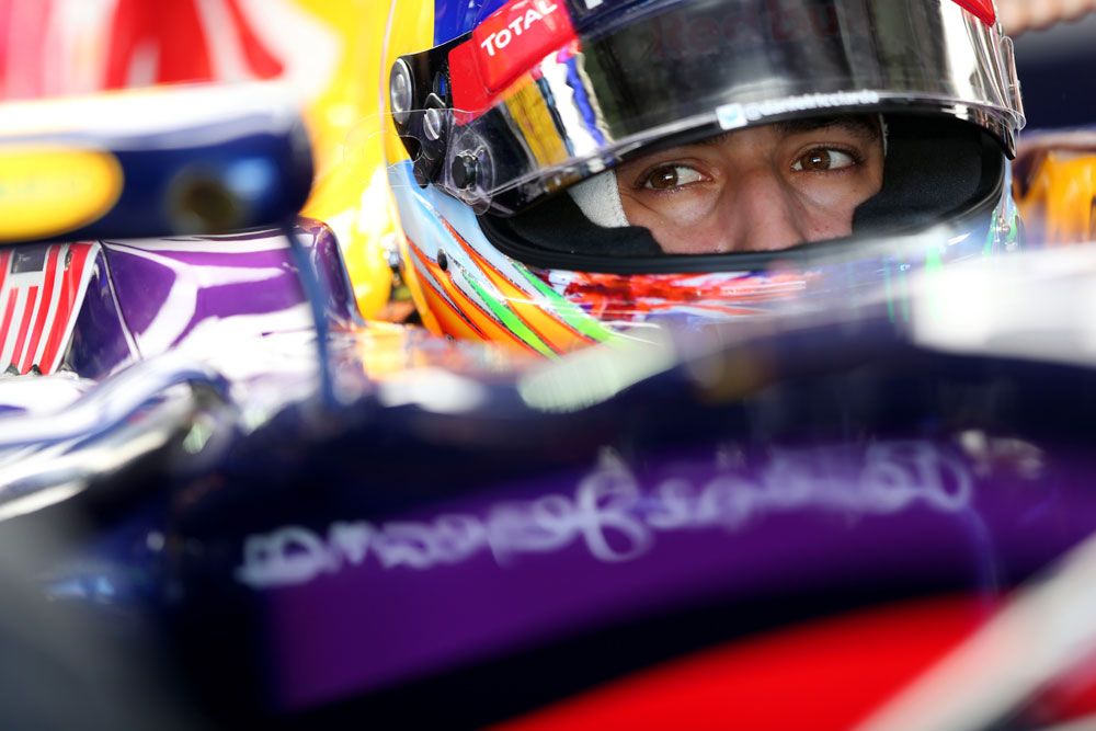 F1: Ricciardo a garázsban rázta 19