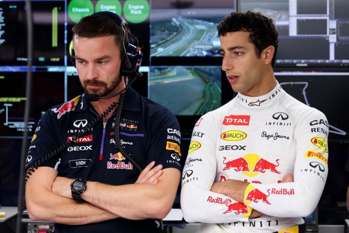 F1: Ricciardo a garázsban rázta 55 F1: Ricciardo a garázsban rázta 55