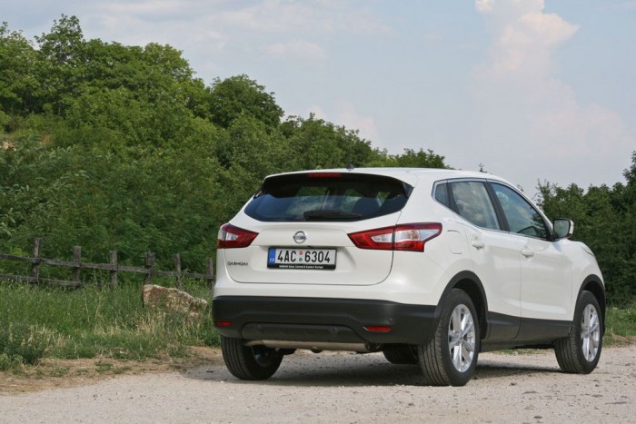 Drágább, komolyabb autónak tűnik, mint elődje. Az is!