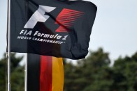 F1: Hamilton a bokszutcából rajtolhat 39