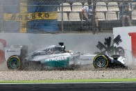F1: Hamiltont sokkolta a kiesés 50