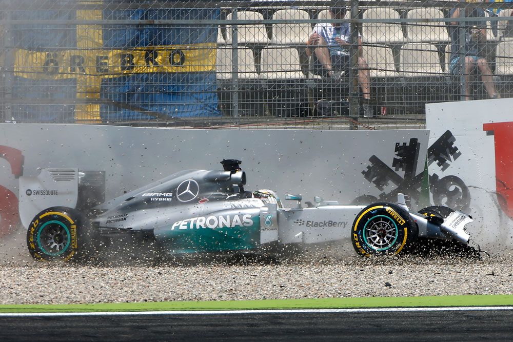 F1: Rosbergé a hazai pole, Hamilton a falban 25