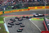 F1: Massa az első kanyarban fejreállt – videó 2