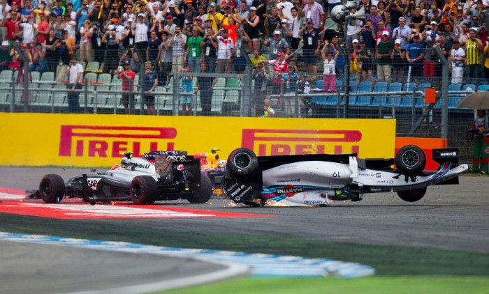 F1: Massa az első kanyarban fejreállt – videó 2 F1: Massa az első kanyarban fejreállt – videó 2