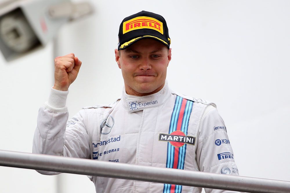 F1: Rosberg győzött, Hamilton 17 helyet javított 25