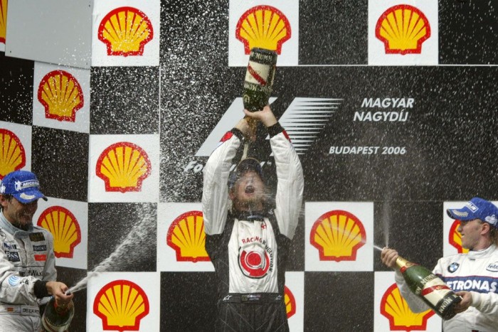 Buttonnak az esős, kaotikus 2006-os magyar versenyen jött az áttörés