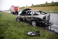 Kiégett egy Opel az M7-esen 5