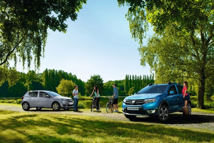Melyik autó nem viszi a pénzt? 6 5. Dacia Sandero 1,5 dCi. Verhetetlen ára és 4,0 literes szabvány szerinti átlagfogyasztása a dízel Sanderót az ötödik helyhez segítette. Mindehhez a Dacia márkaszervizek árszintje sincs elszállva és árát sem könnyen ejti el