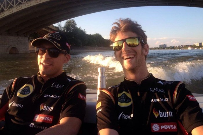 F1: Alonso a tömeggel szelfizett a Hungaroringen 9