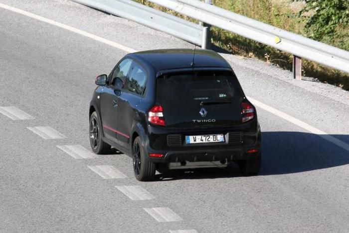 Rettentően mérges Renault-törpe jön 5