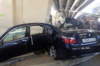 Kinyílt a BMW, mint egy konzervdoboz