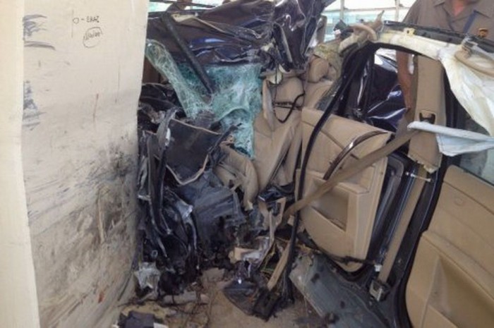 Kinyílt a BMW, mint egy konzervdoboz 11