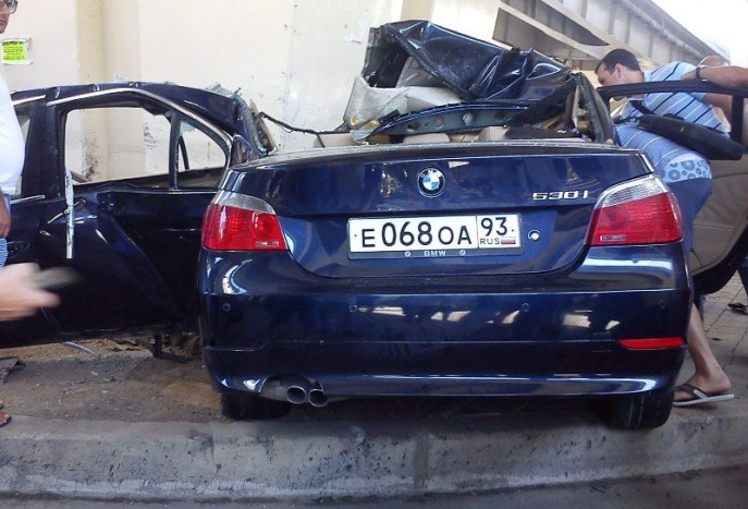 Kinyílt a BMW, mint egy konzervdoboz 6