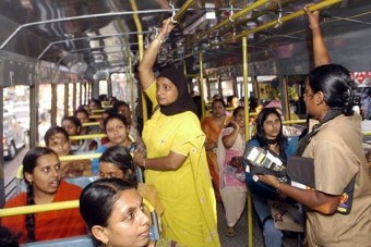 Nem buszozhatnak férfiakkal a nők Indiában