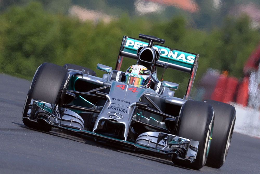 F1: Hamilton az élen, Rosberg századokra 1
