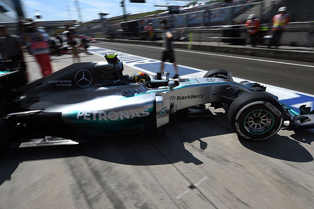 F1: Hamilton az élen, Rosberg századokra 4