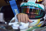 F1: Hamilton az élen, Rosberg századokra 29