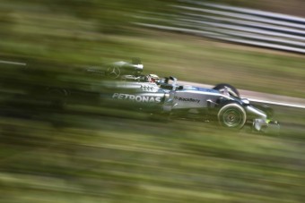F1: Rendetlenkednek az autók Mogyoródon
