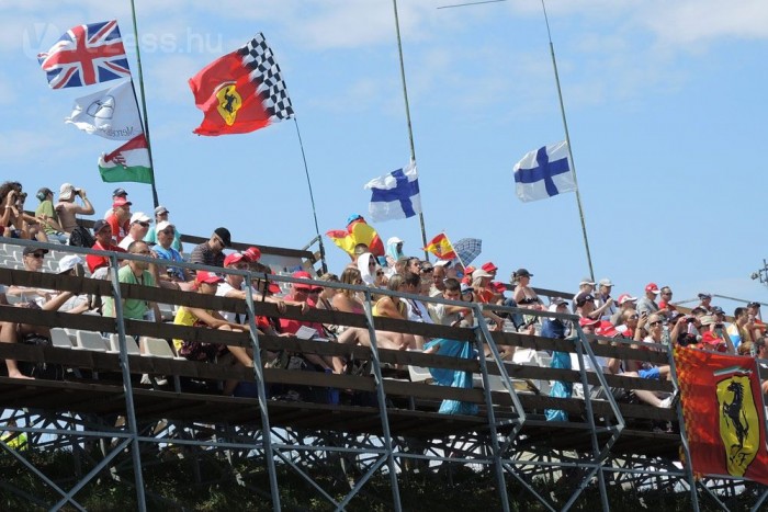 Räikkönen rajongói gyűlölik a Ferrarit 8 | Vezess Szurkolók