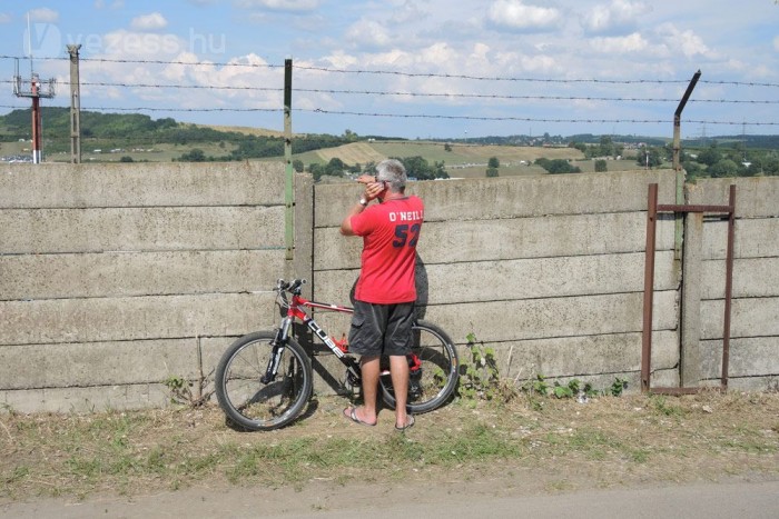 Räikkönen rajongói gyűlölik a Ferrarit 7 | Vezess Így is lehet, bár ebből a távolságól leginkább csak a hang jut el az élményből, a látvány nem túl ütős