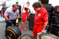 F1: Magnussen ott fékezett, ahol már késő volt 65