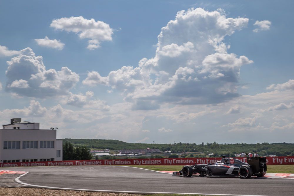 F1: Hamilton égett a Hungaroringen, Rosbergé a pole 33