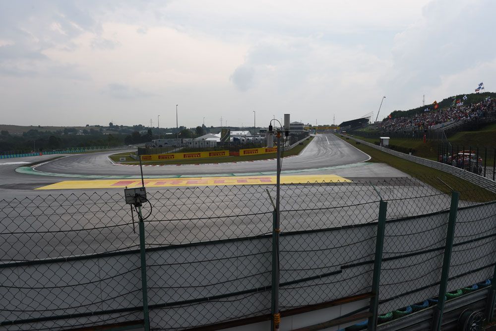 F1: Ecclestone visszavonulót fújt 14