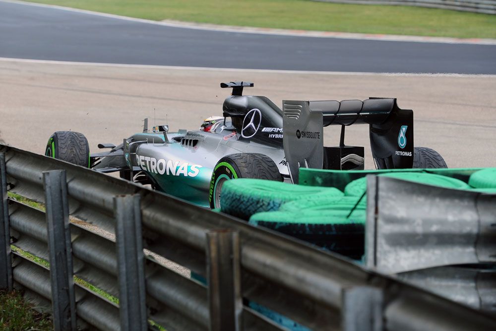F1: Hamiltont megdöbbentette, hogy félre akarták állítani 13