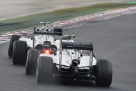 F1: A Mercedes újra hangosítana 82