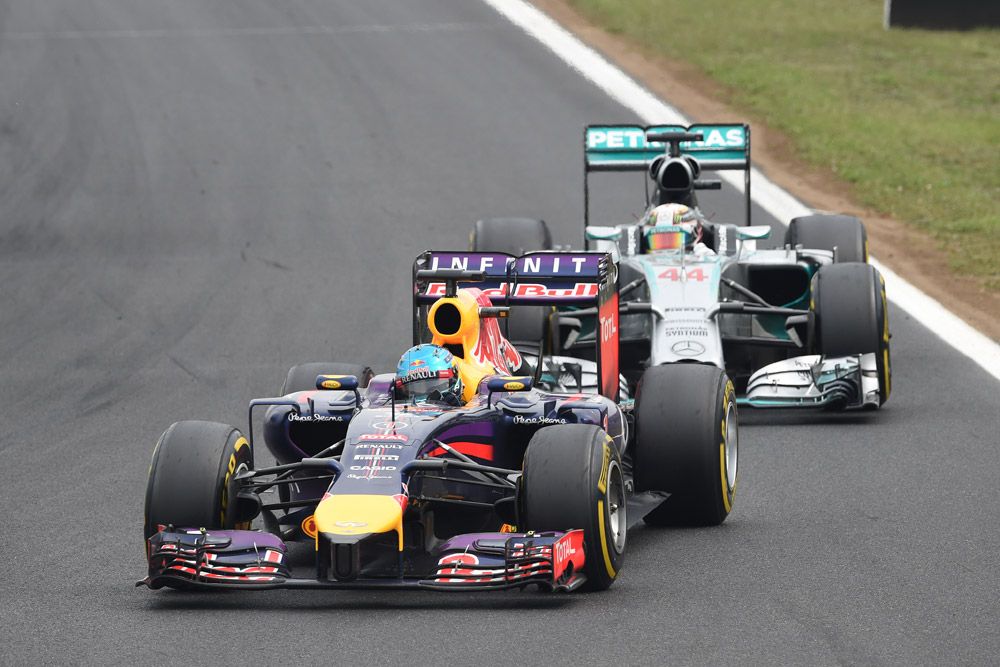 F1: A Mercedes újra hangosítana 42