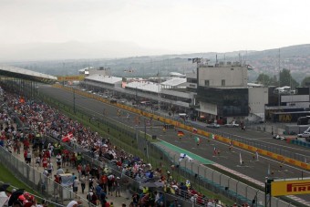 F1: A Hungaroringen is zuhant a nézőszám