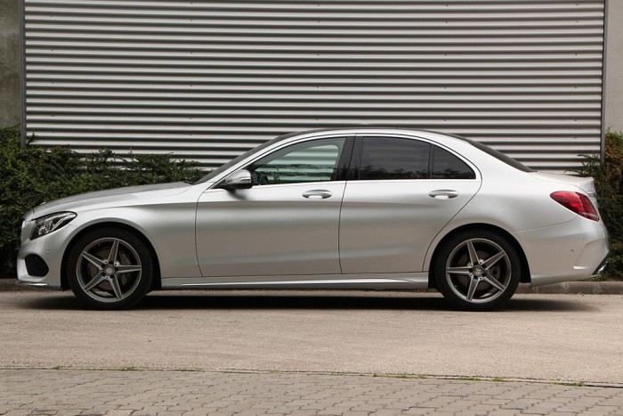 Nem kell mindig ennyire hasalnia, a légrugóval megemelhető a kasztni