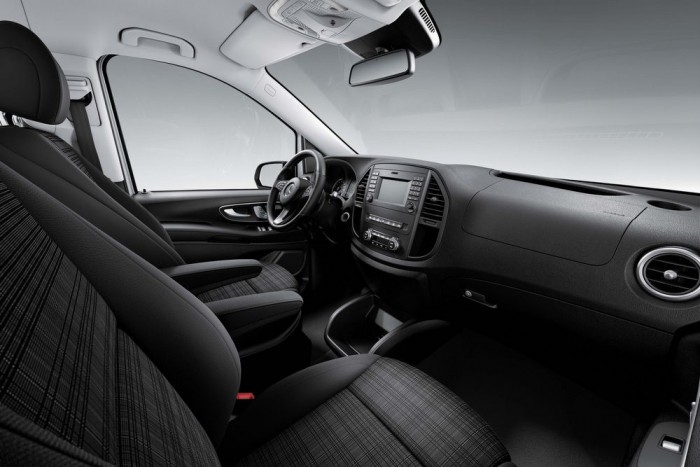 Elöl hajt, hátul hajt a Mercedes új furgonja 7