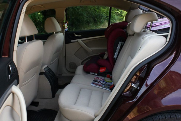 Rizikós használtan az Octavia? 7 | Vezess Ez aztán a luxus: rengeteg a hely és ülésfűtés is rendelhető a hátsó sorba