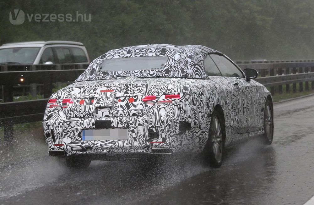 Érkezik a Mercedes legmenőbb kabriója 12 Érkezik a Mercedes legmenőbb kabriója 12
