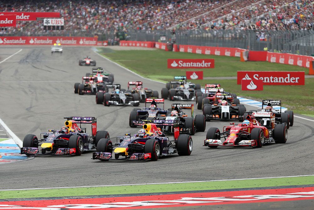 F1: Szándékosan lassítja magát a Red Bull 16