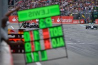 F1: Szándékosan lassítja magát a Red Bull 73