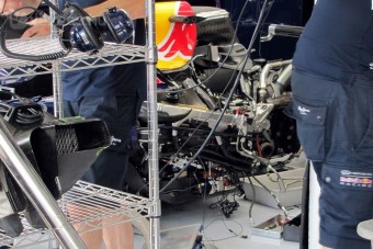 F1: A Mercedes pénzzel verte le a mezőnyt