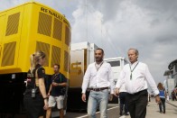 F1: Renault-motorral is nyerne a Mercedes 63