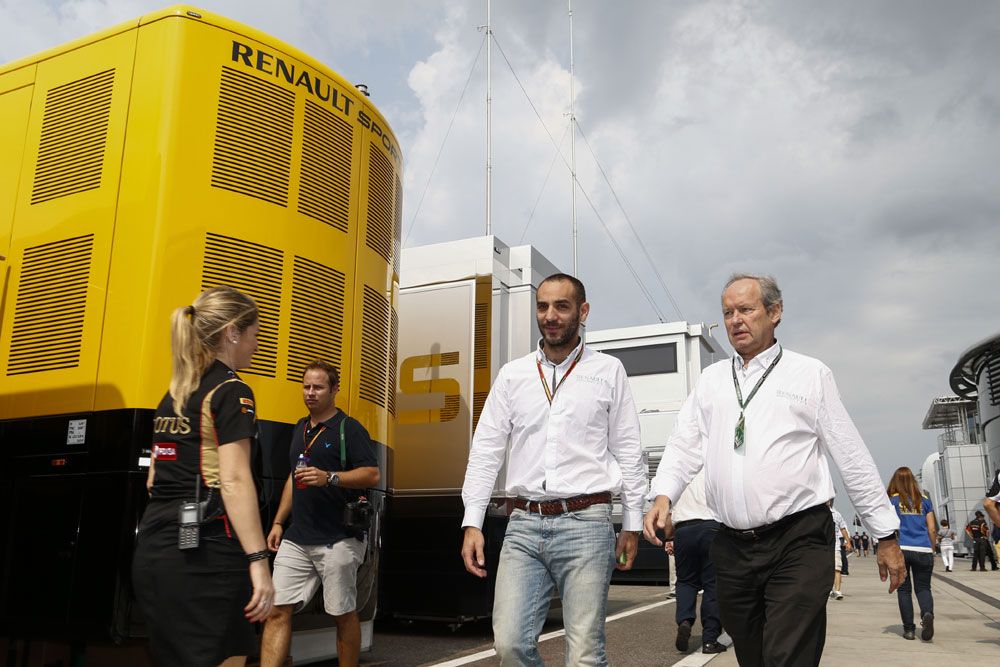 F1: Renault-motorral is nyerne a Mercedes 4