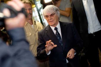 Haldokló gyerekeknek segített Ecclestone
