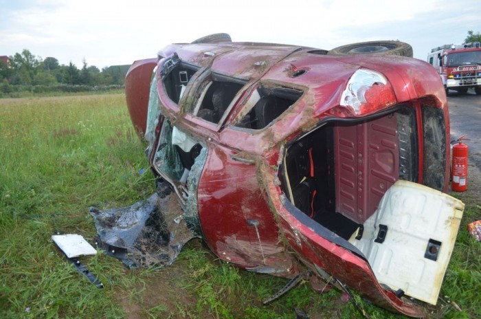 A nap képe – vízelvezető árokba sodródott autó 7