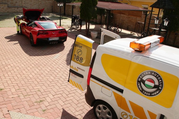 Amikor egy Dacia húz ki a bajból 2 Leesik az állunk, amikor a beteg személyazonossága kiderül. Egy Corvette beteg hűtőjéhez jöttünk.