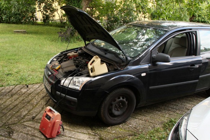 Amikor egy Dacia húz ki a bajból 5 A két hónap állásban a bal hátsó fék is berohadt. A kézifék a bűnös.