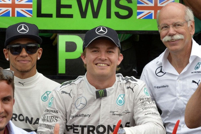 F1: Csak vészhelyzetben szólnak rá Hamiltonékra 3 | Vezess F1: Csak vészhelyzetben szólnak rá Hamiltonékra 3