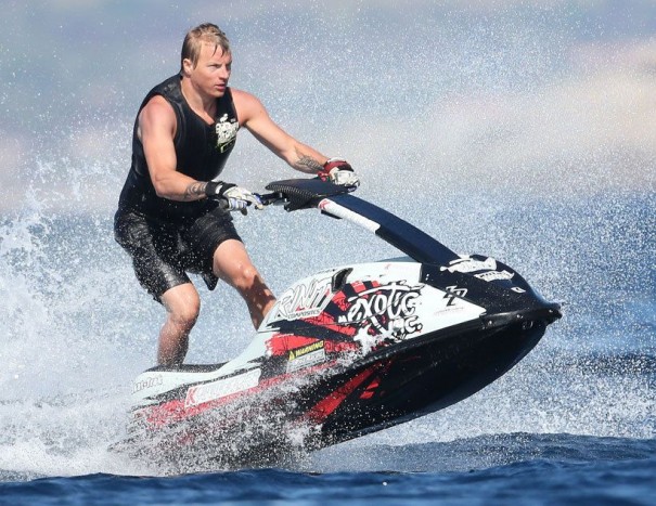 Kimi Räikkönen Korzikán élvezi a nyarat 19 Kimi Räikkönen Korzikán élvezi a nyarat 19
